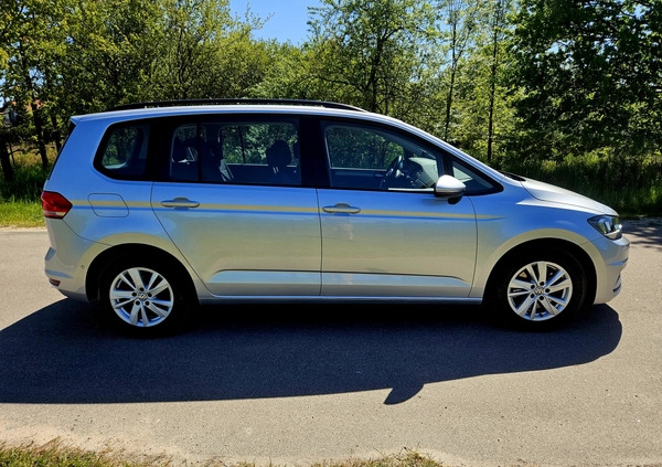 Volkswagen Touran cena 109000 przebieg: 61000, rok produkcji 2020 z Pabianice małe 529